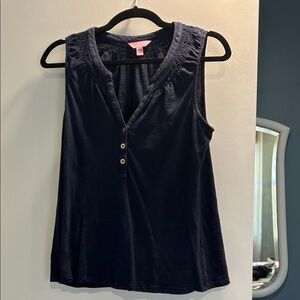 Lilly Pulitzer Navy Essie sleeveless shirt